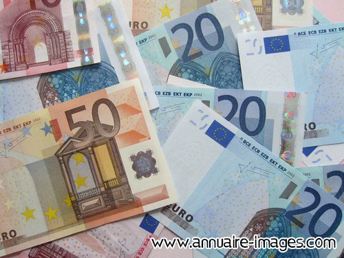 Des euros en billets : 50, 20, 10