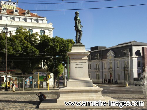 Statue campanhas da liberdade Lisbonne