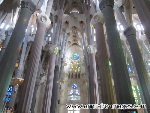 Intérieur Sagrada Familia Barcelone 