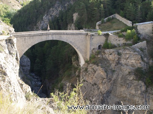 Pont de Briançon dans les Hautes Alpes