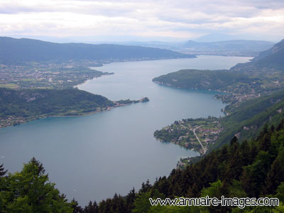 Lac d'Annecy en Haute-Savoie
