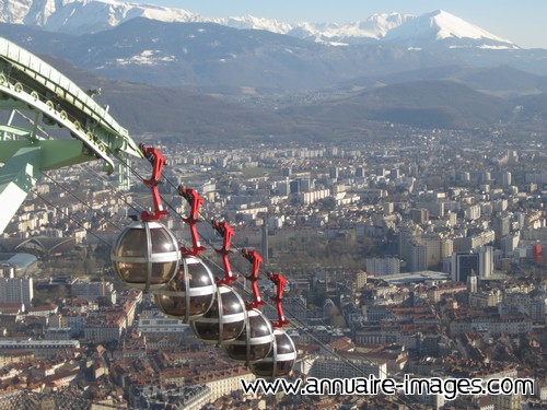 Boules télécabine de Grenoble Bastille